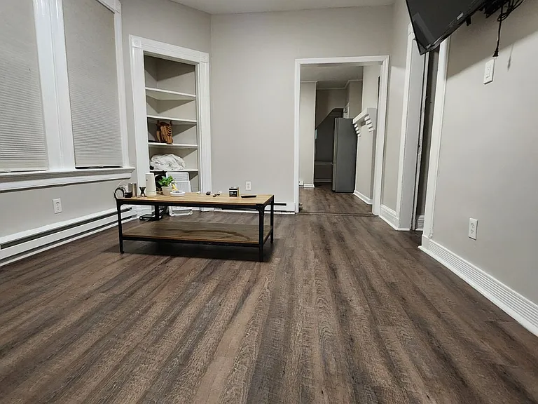 308 7th Ave W #1 — Photo 3