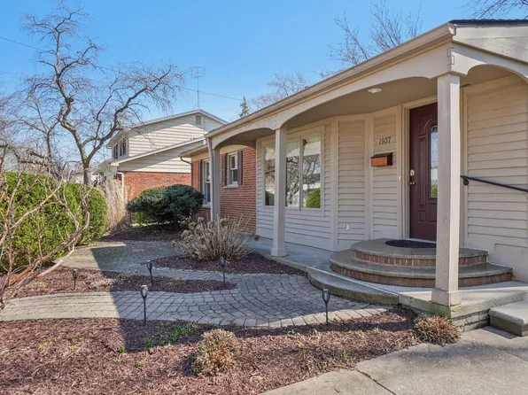 1957 Coronada Dr, Ann Arbor, MI 48103