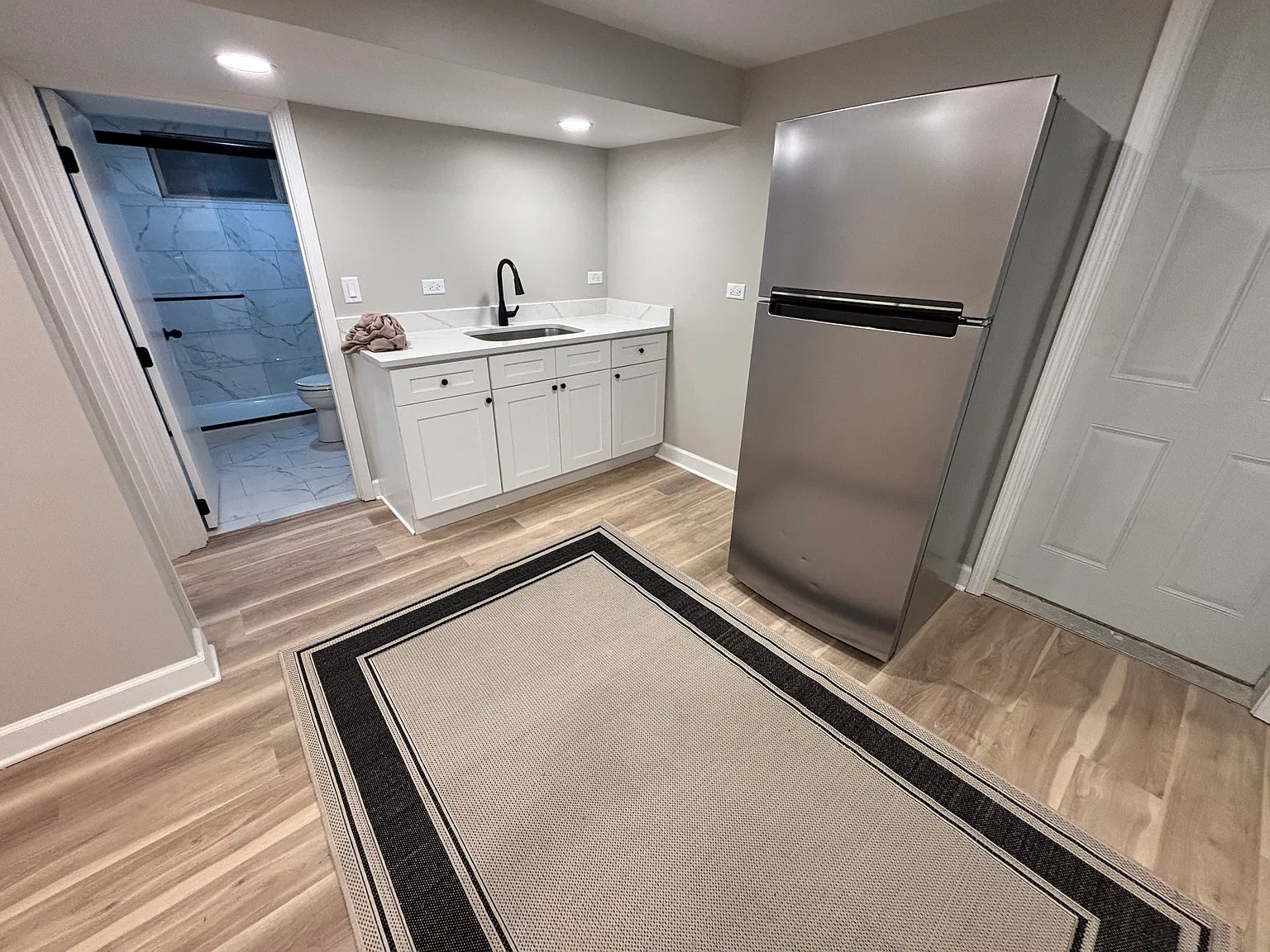 1 bed, 700 sqft, $1,750 — Photo 2
