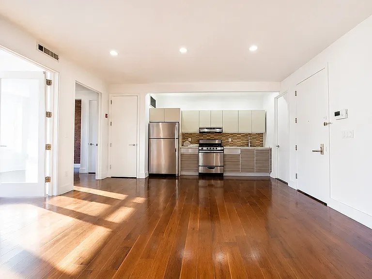 202 Starr St #3L — Photo 3