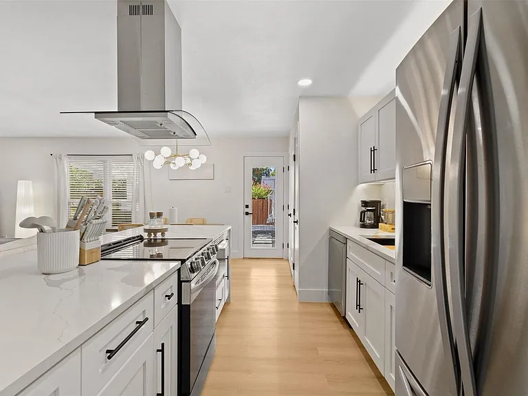 5325 Strickland Ave — Photo 3