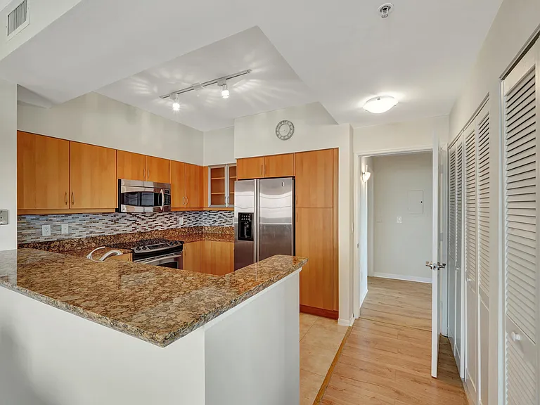 233 S Federal Hwy #425 — Photo 11