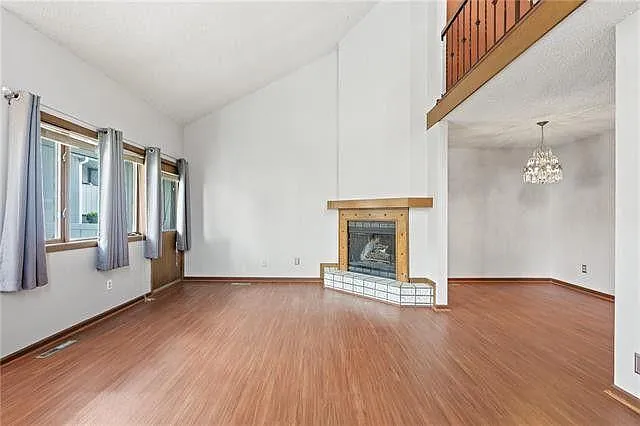 1015 W Maple Ave — Photo 3