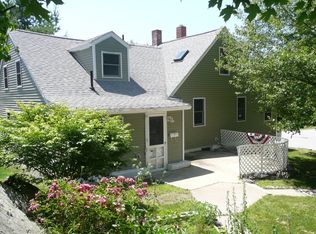 37 Spring St, Newmarket, NH 03857