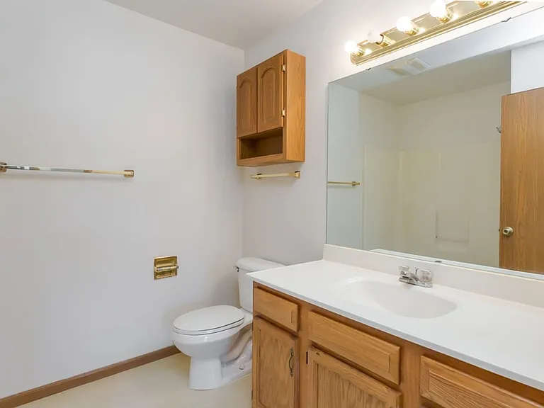 1125-1137 Hilltop — Photo 10