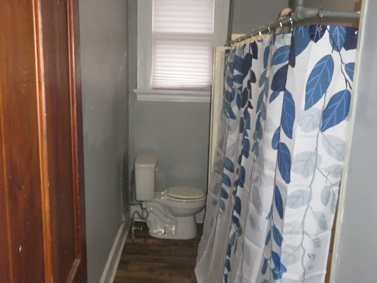 431 W Howard St #4 — Photo 10