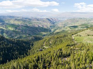 1448 Watchman Ln, Wenatchee, WA 98801