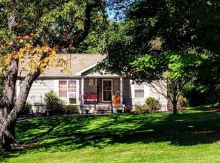 18 Orchard Grove Ln, Hudson, NY 12534