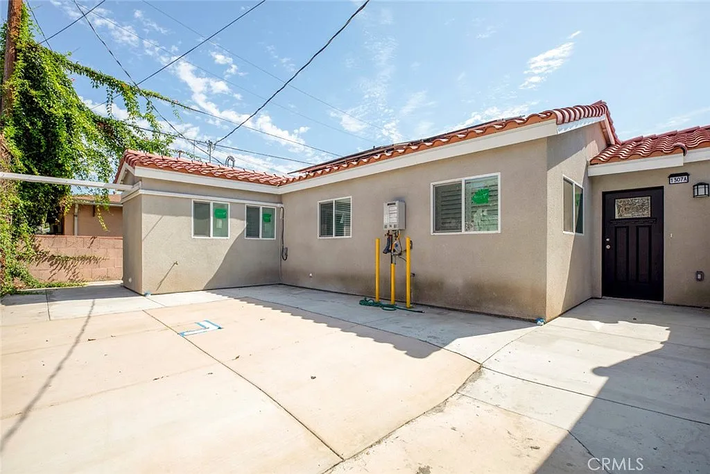 3 bed, 1000 sqft, $4,050 — Photo 2