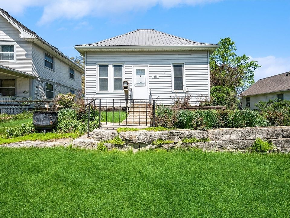 1st image of 300 31st Street Dr SE