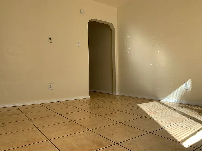 200-206 San Pablo St NE — Photo 11