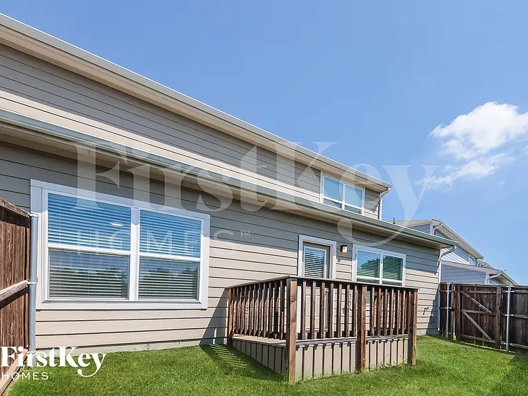 310 Niki Dr — Photo 18