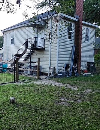 2nd image of 221 Hendrix St