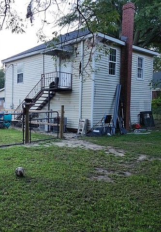 2nd image of 221 Hendrix St