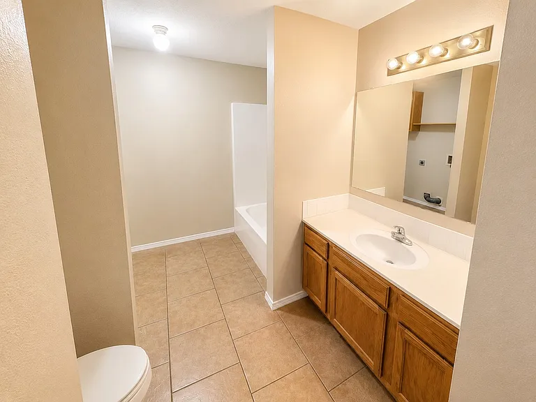 814 E Eastview Dr #814 — Photo 7
