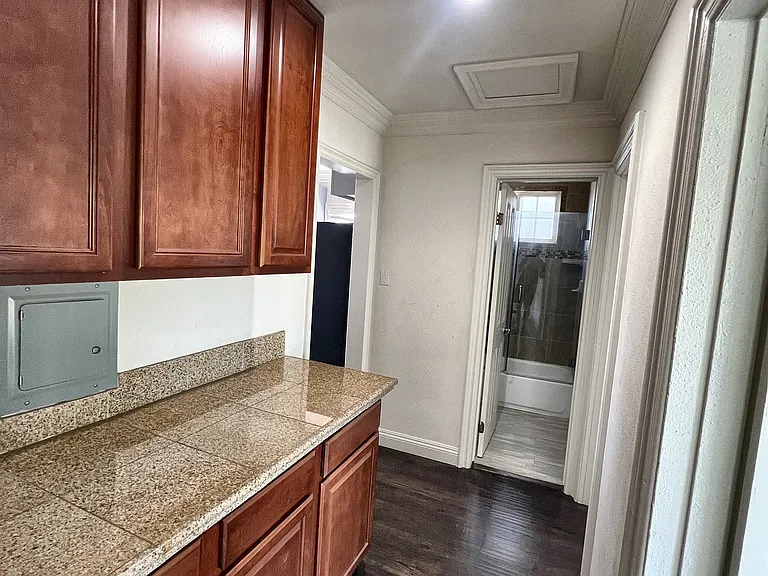 111 Minot Ave — Photo 7
