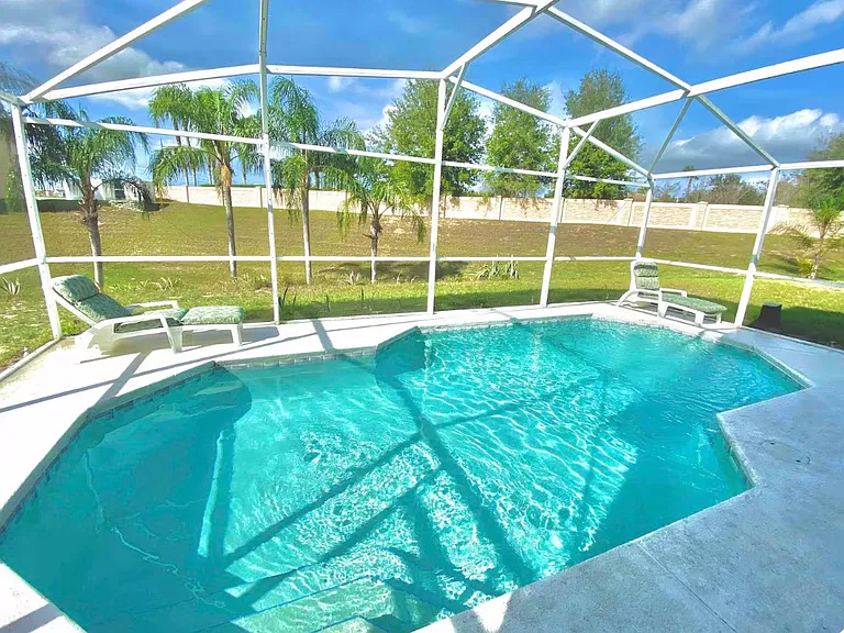 548 Sonja Cir — Photo 2
