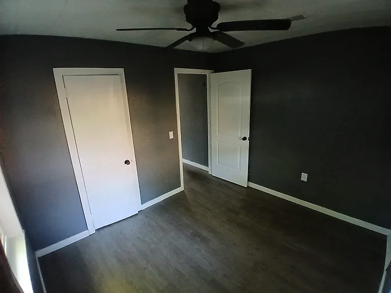 122 Hansford St — Photo 3