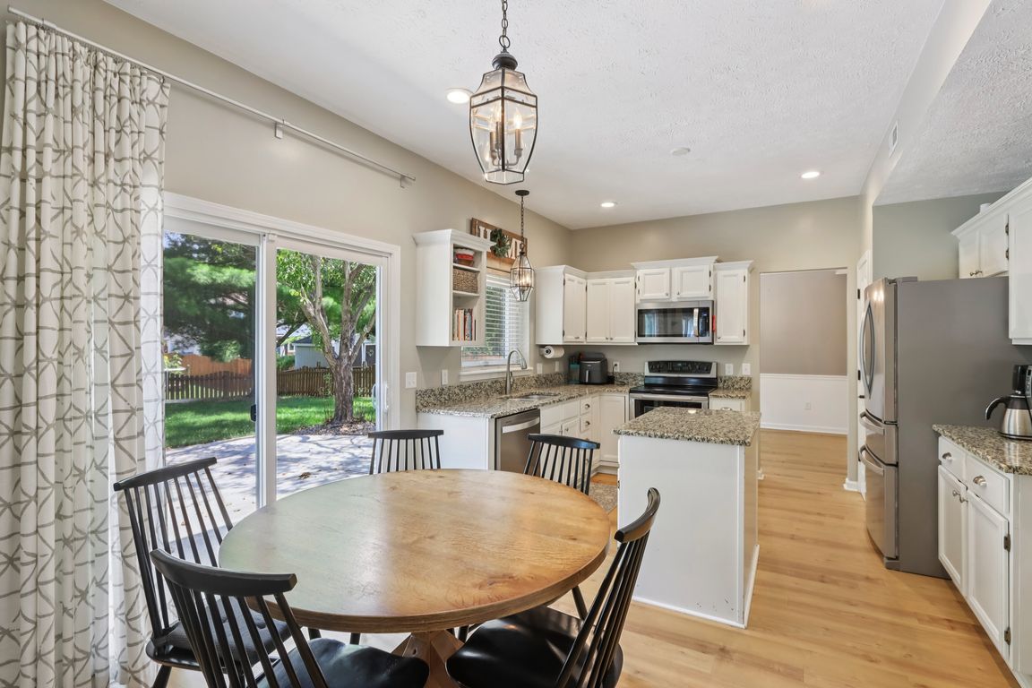 Briar Stone Ln-S2507-014.jpg