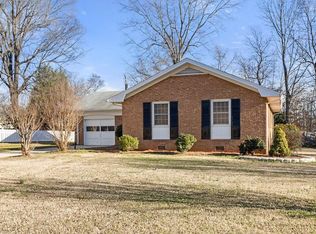 2112 Huntington Rd, Burlington, NC 27215