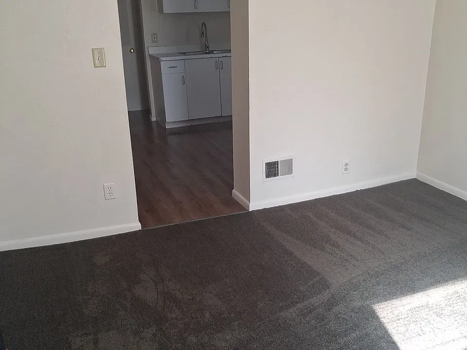 2408 Broadway St #2