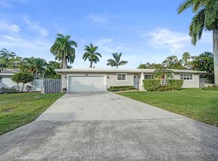 1011 SE 10th Ct, Deerfield Beach, FL 33441