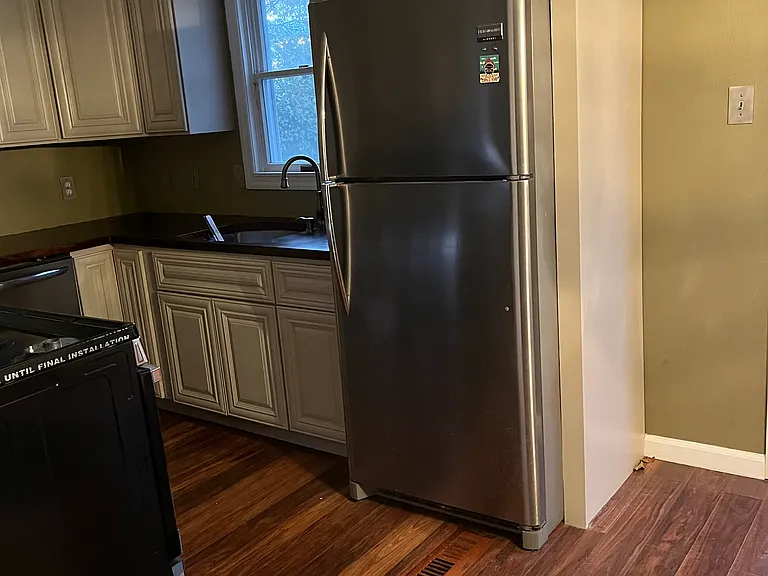 624 Springfield St — Photo 5