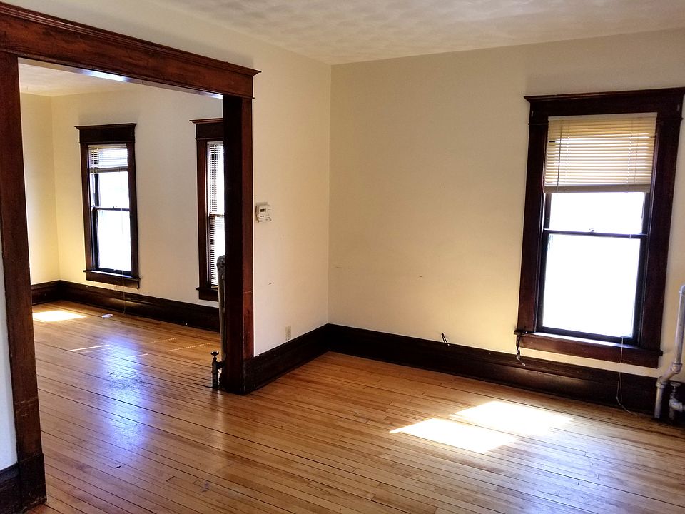 1st image of 819 Aurora Ave #2