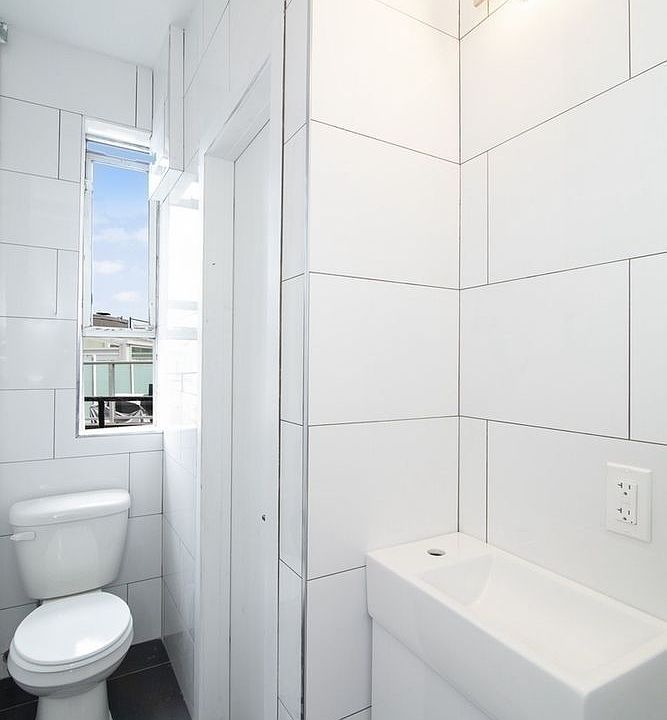 2nd image of 138 Ludlow St #15