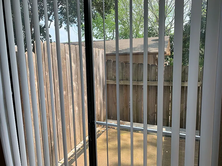 513 S Park Dr — Photo 49