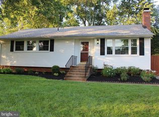 14712 Crenshaw Dr, Centreville, VA 20120