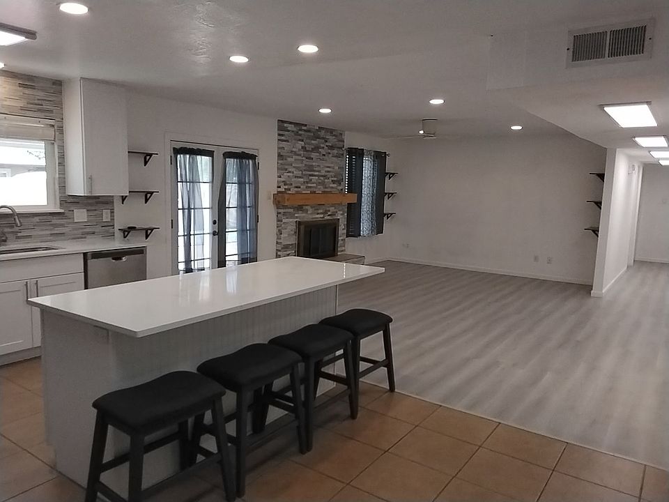 2nd image of 8900 Yankee Dr NE