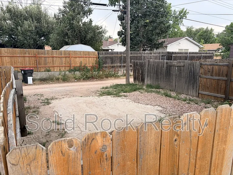 2527 Mount Vernon St — Photo 23