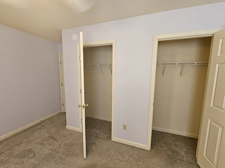 105 Greenwich Ct — Photo 5