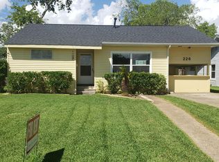 226 S Iowa St, La Porte, TX 77571