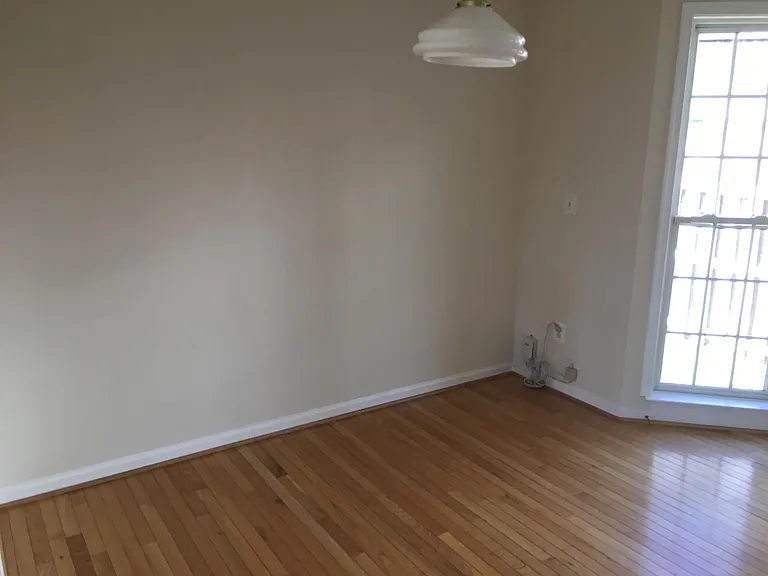 1244 Corbett Pl — Photo 9