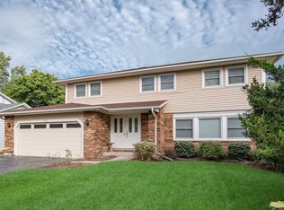 703 Federal Pkwy, Lindenhurst, IL 60046