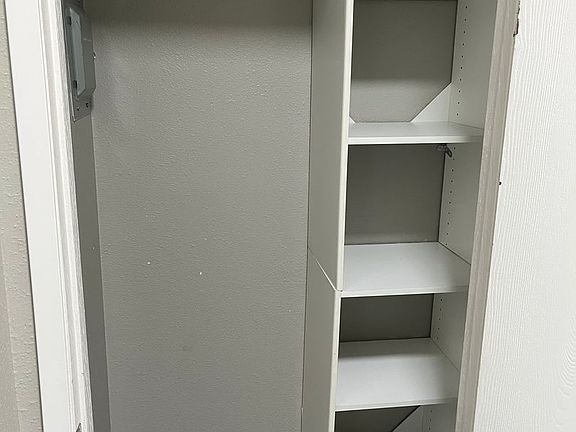 5th image of 908 W 1st Ave