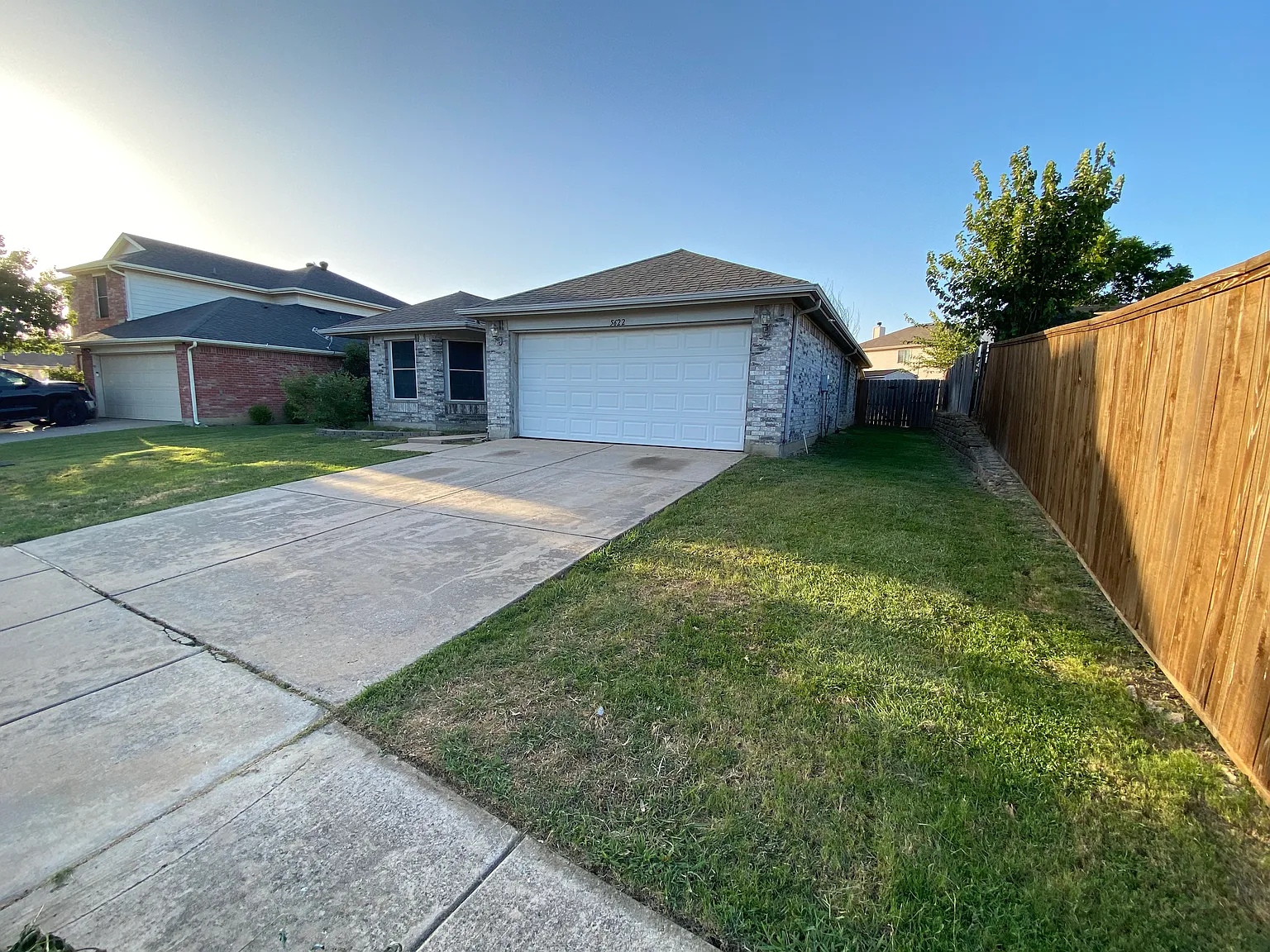 3 bed, 1836 sqft, $2,330 — Photo 2