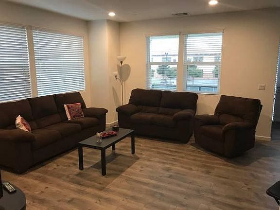 3rd image of 306 Sungold Way