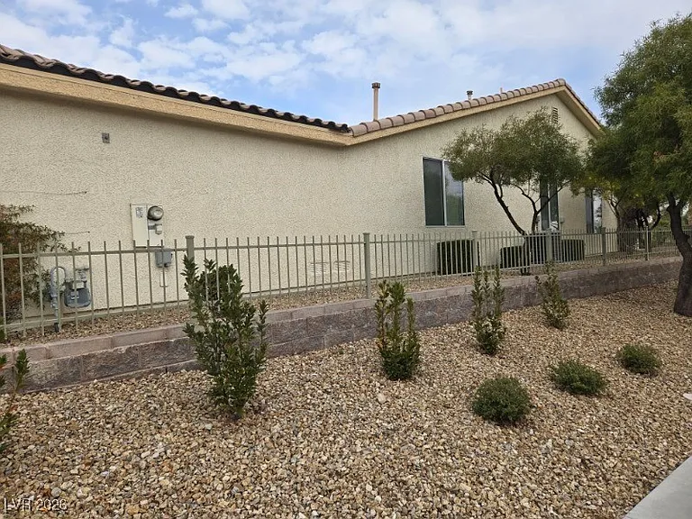 5196 Alfingo St #- — Photo 34