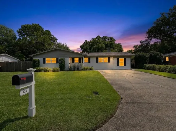 124 Sotir St, Fort Walton Beach, FL 32548