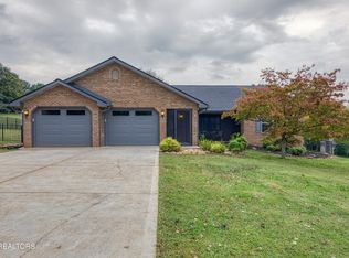 2746 Ashton Ln, Sevierville, TN 37876