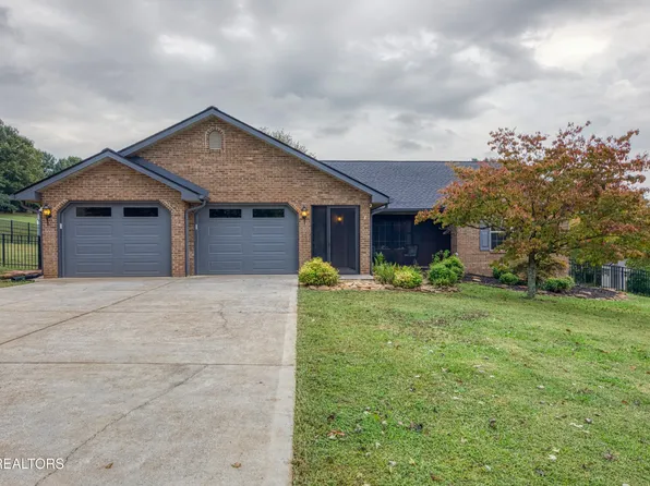 2746 Ashton Ln, Sevierville, TN 37876