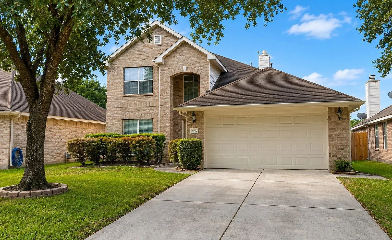4 bed, 2.5 bath, 2168 sqft, $2,500 — Photo 1