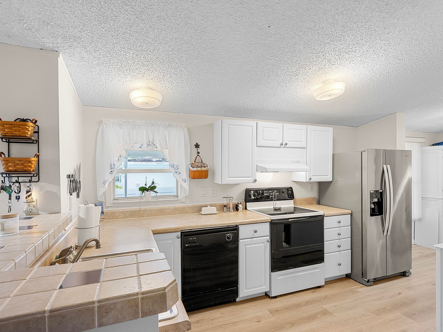 8199 SE Eagle Avenue