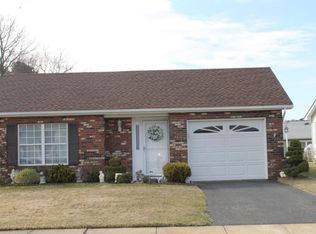 32 Greenbriar Blvd, Brick, NJ 08724