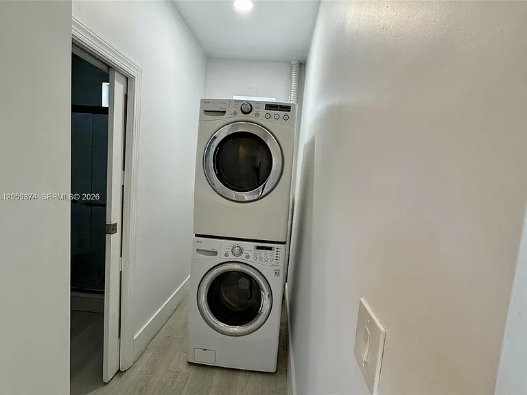 2130 Plunkett Ct — Photo 9