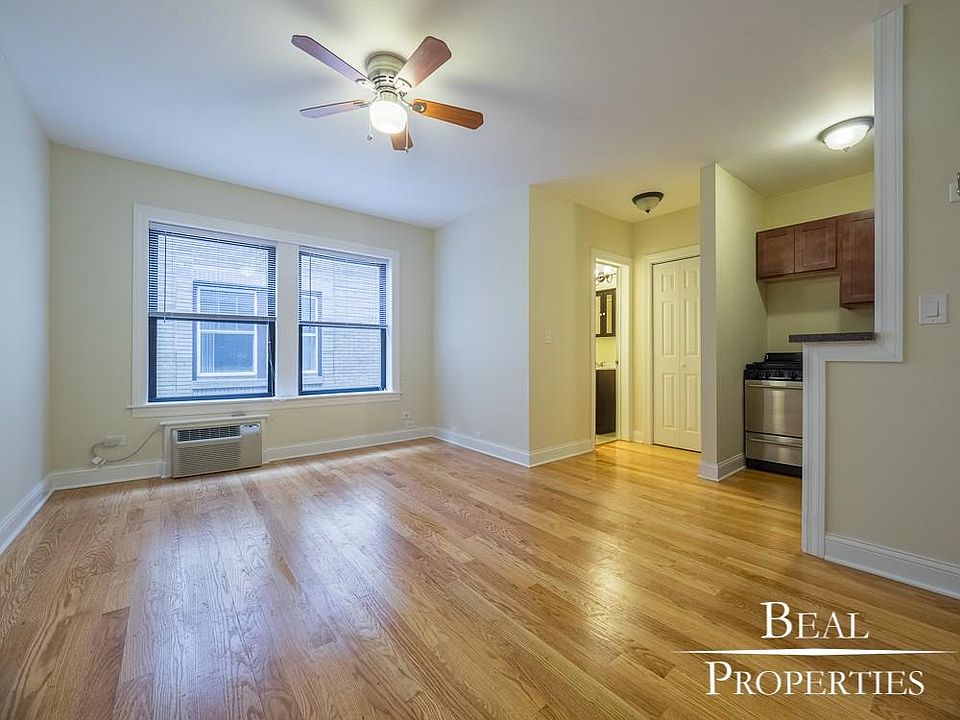 1st image of 837 W Wolfram St APT 303