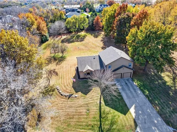 3725 W 179th Ter, Stilwell, KS 66085